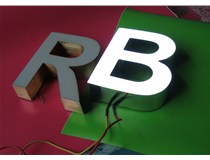 LED樹脂發(fā)光字廠家的制作方法是什么呢？山西德軒做字廠和您分析